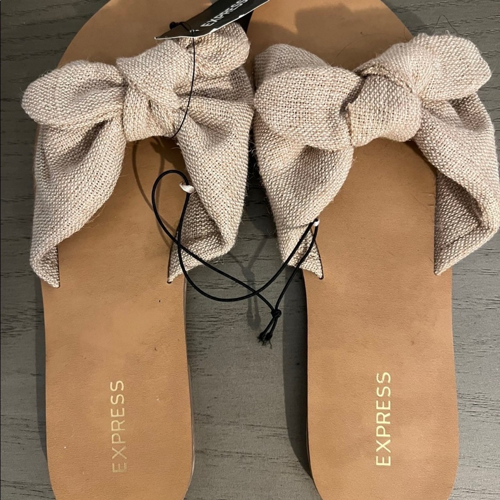 New- Express Women’s Sandals